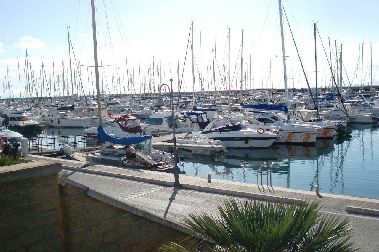 Appartamenti Portiglioni-Belvedere Пунтоне ди Скарлино Екстериор снимка